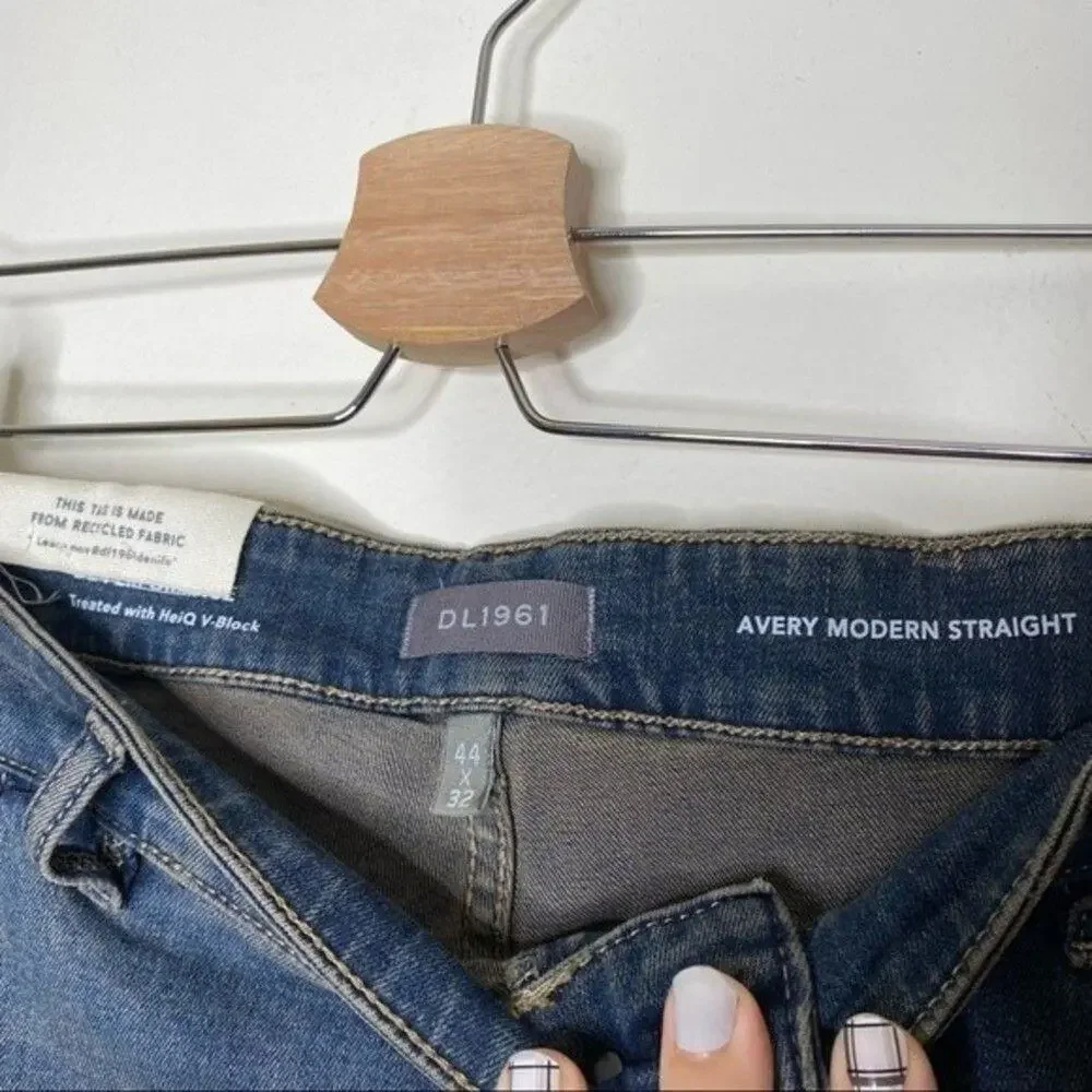 DL1961 Avery Modern‎ Straight Leg Jeans